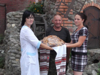 Каравай вновь наш!