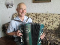 Баян в руки – нет места скуке