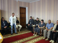 Помочь и направить