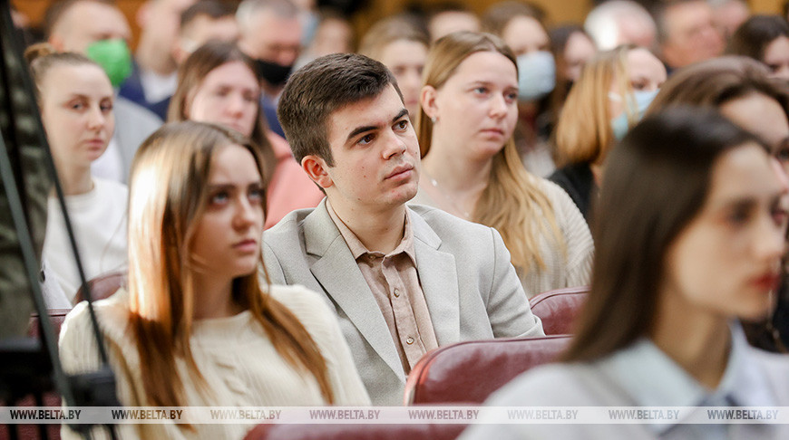 Все изменения по Конституции основываются на предложениях граждан