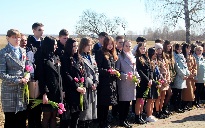 Фотофакт: митинг-реквием, приуроченный ко Дню памяти хатынской трагедии, состоялся в Вишенках