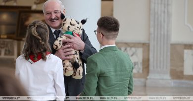 Лукашенко — пионерам: в ваших руках будущее страны, и вы должны ее сохранить
