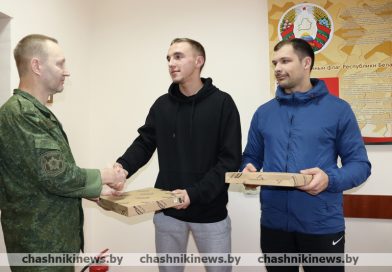 В военном комиссариате Чашникского района наших земляков поблагодарили за успехи в служебной деятельности