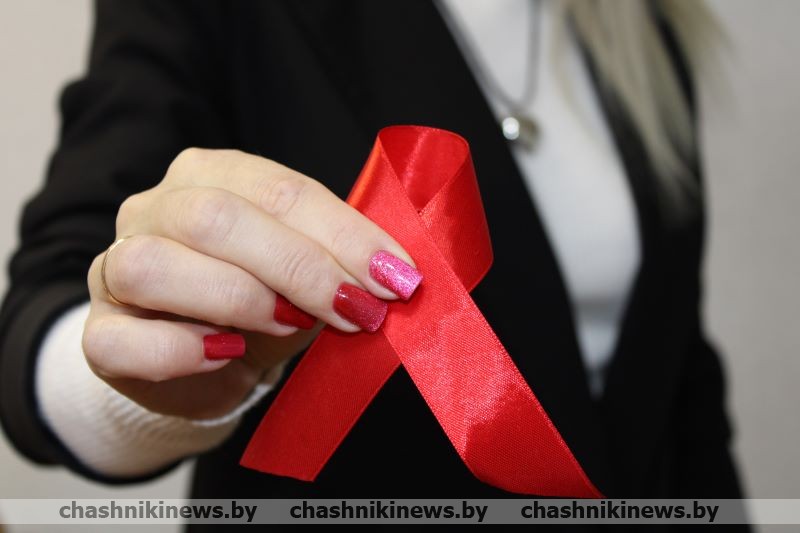 По последним данным, в Беларуси с ВИЧ-положительным статусом живет около 26 тысяч человек