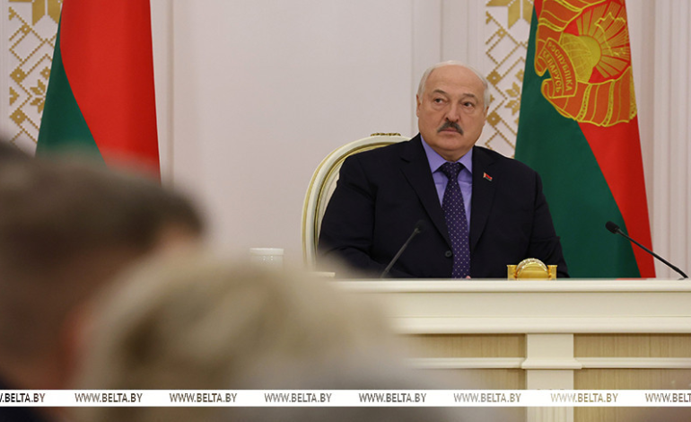 Лукашенко: ВНС никому не должно мешать работать, не должно довлеть над другими органами власти