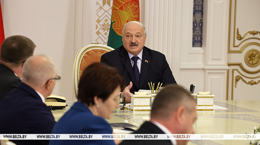 Подписей за выдвижение Лукашенко на новые выборы уже в 15 раз больше требуемого