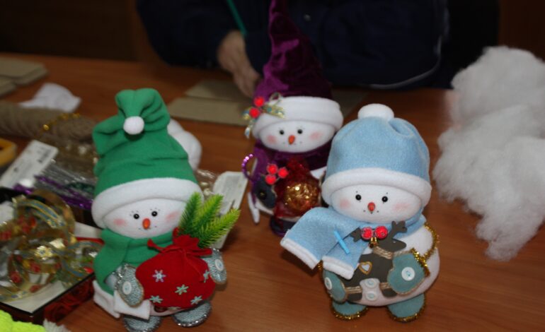 В Чашникском ТЦСОНе работает мастерская Деда Мороза