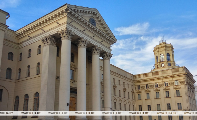 Лукашенко поздравил сотрудников КГБ с профессиональным праздником: вы сражаетесь на скрытом от глаз людей фронте