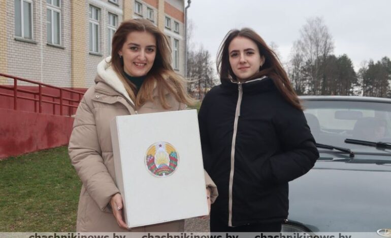 Члены комиссии отправились на дом к новолукомчанам, которые желают проголосовать