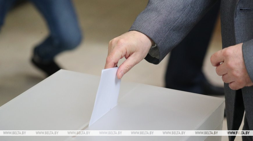 Штраф до 15 базовых величин. В ЦИК рассказали, почему запрещена съемка заполненного бюллетеня