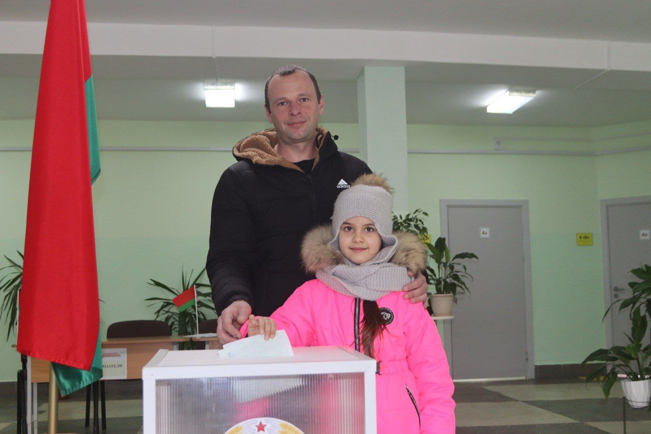 Андрей Варламов: голосую за мирное небо и стабильное будущее страны