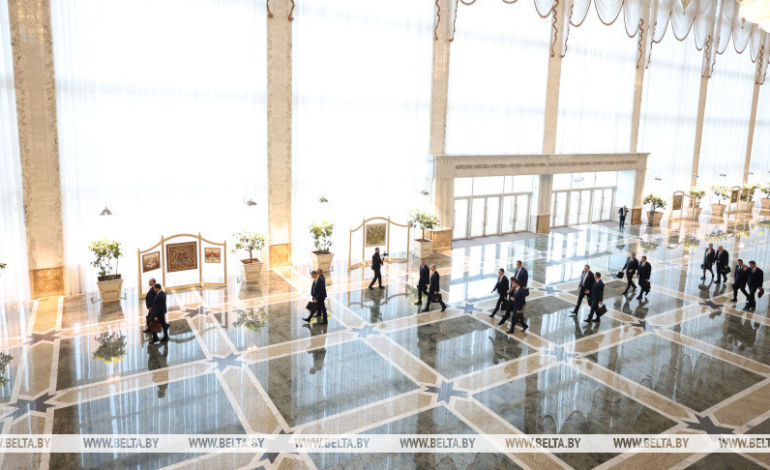 Лукашенко собрал совещание по новой системе регулирования цен