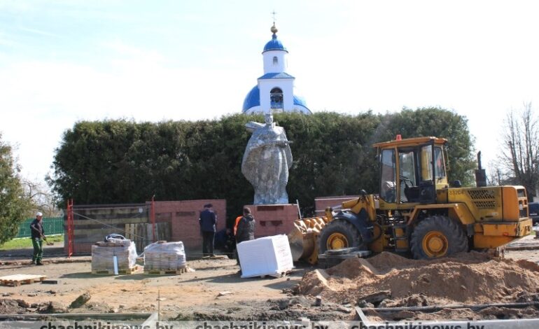 В Чашниках ремонтируют памятник воинам-освободителя