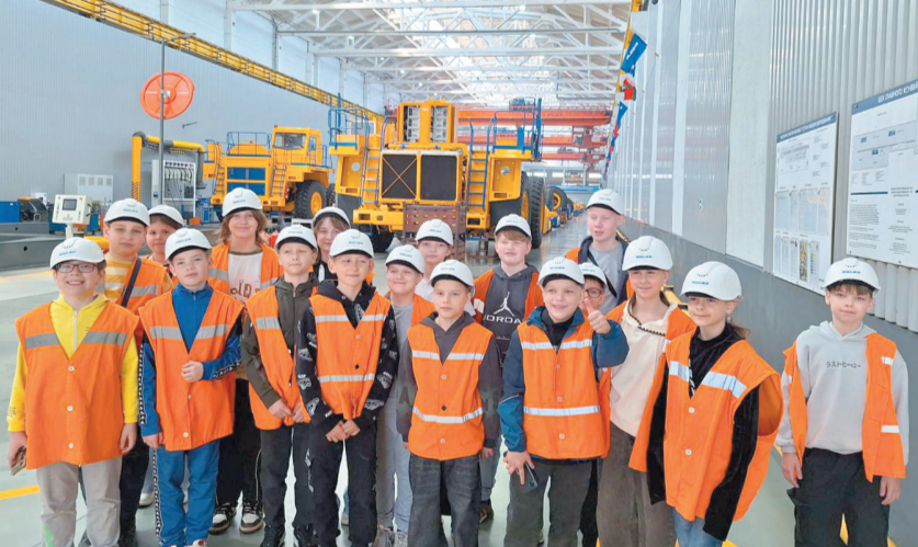 Чашникские гимназисты побывали с экскурсией на БелАЗ