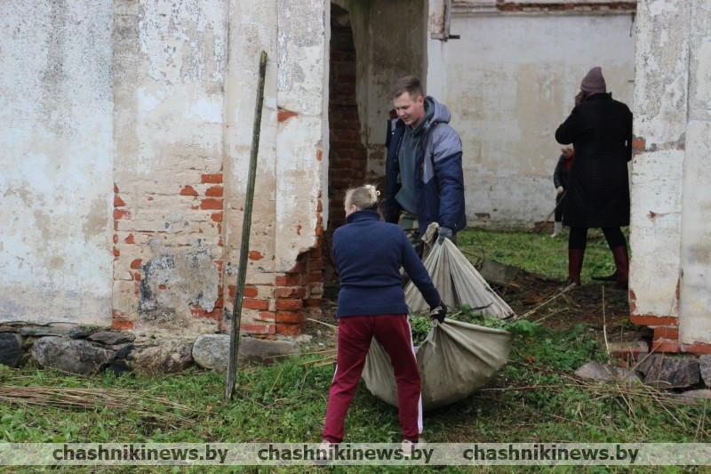Жители района привели в порядок территорию, где сохранились остатки церкви Святого Николая Чудотворца