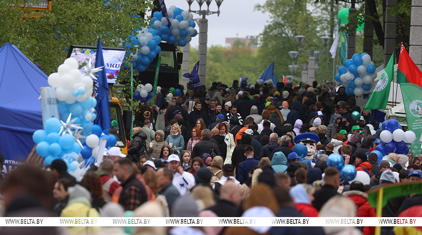 Ярко и с размахом! В Беларуси отмечают главный праздник трудящихся – Первомай