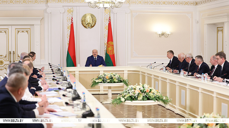 “Золото буквально под ногами”. Лукашенко актуализировал задачи по обращению с отходами