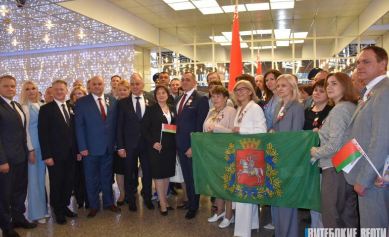 Выступление Президента и “Голас роднай зямлi”. Делегация Витебской области приняла участие в торжественных мероприятиях ко Дню Независимости в Минске