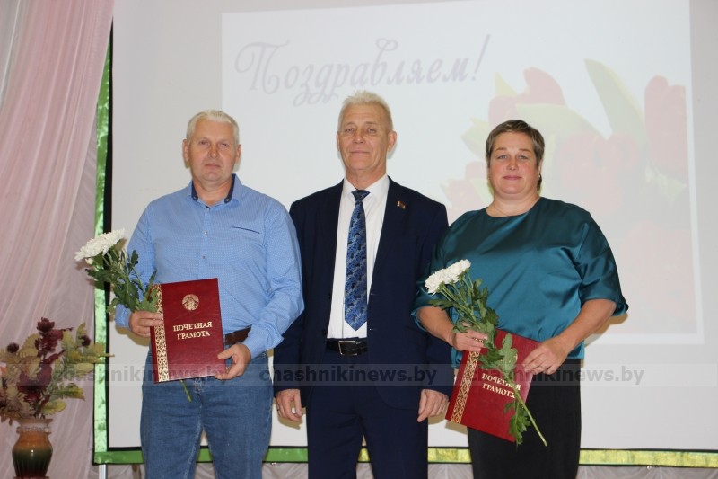 Фотофакт. Концерт ко Дню работника леса прошел в Чашниках