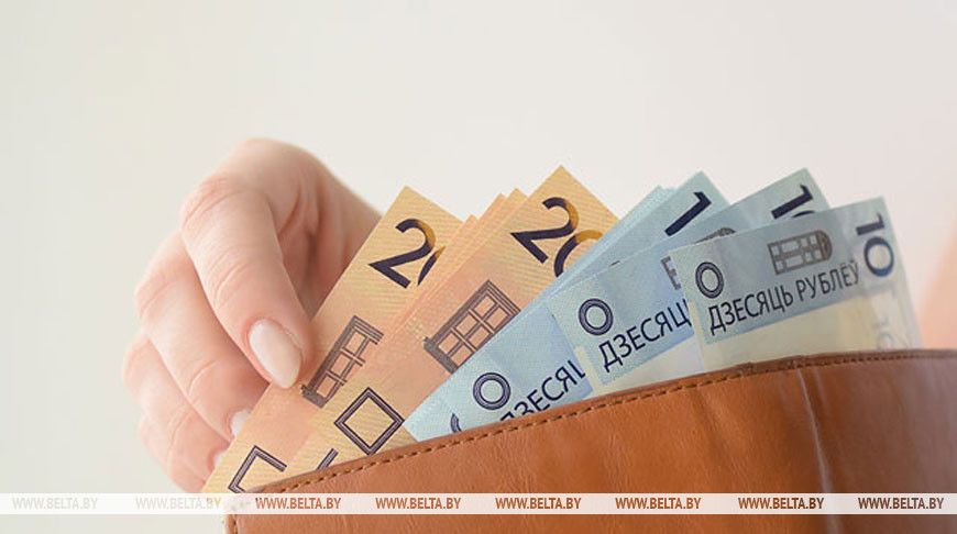 Белстат: зарплата учителей за январь-август выросла на 23%