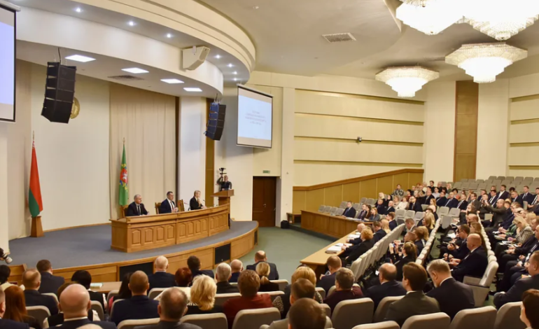 В Витебске делегаты ВНС обсуждают проект Программы социально-экономического развития нашей страны на 2026-2030 гг.