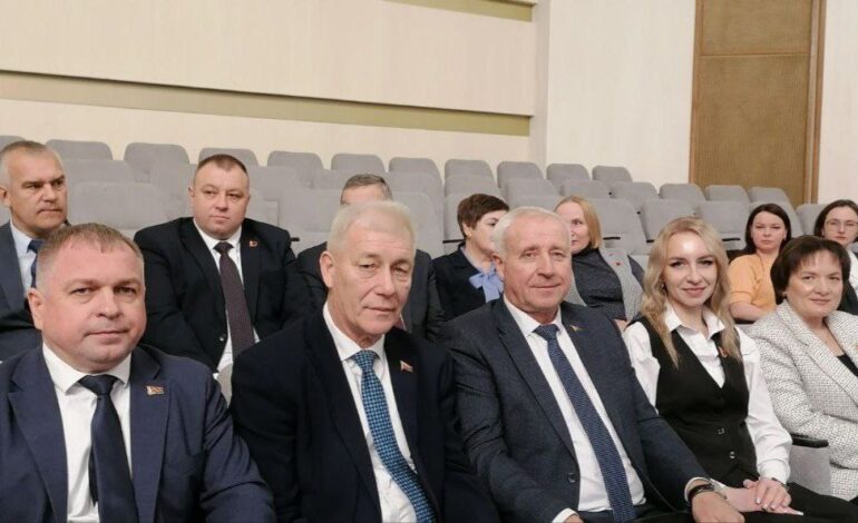 Делегация Чашникского района принимает участие в обсуждении проекта Программы социально-экономического развития нашей страны на 2026-2030 гг.