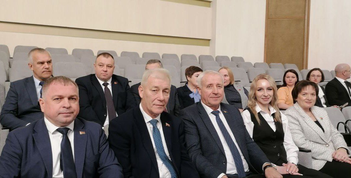 Делегация Чашникского района принимает участие в обсуждении проекта Программы социально-экономического развития нашей страны на 2026-2030 гг.