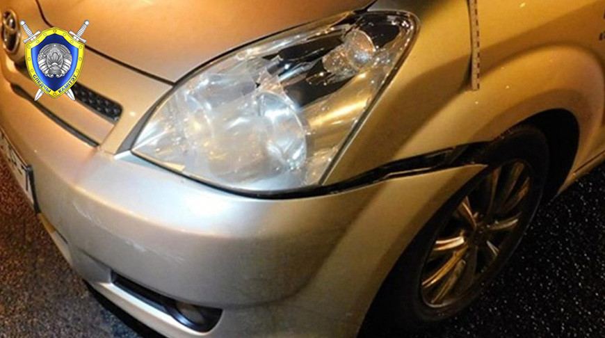 Женщина-водитель отвлеклась на телефонный звонок и сбила 18-летнюю девушку 