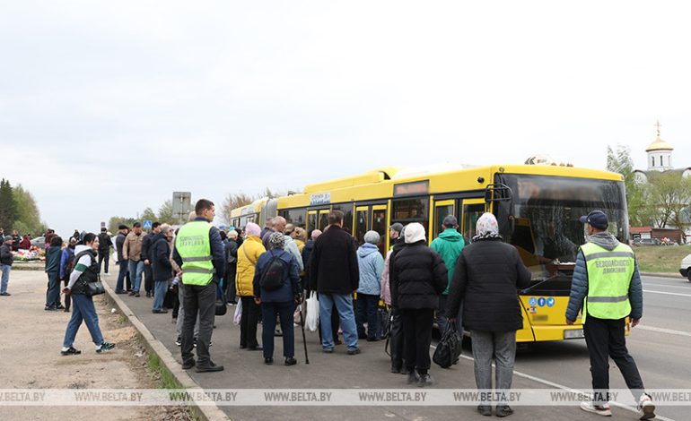 Дополнительный транспорт к кладбищам пустят на Радуницу