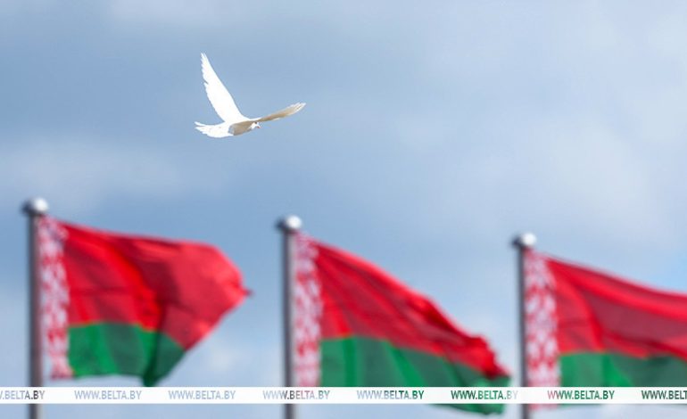 Лукашэнка: абраная народам трыяда дзяржаўных сімвалаў стала неад’емнай часткай нашай паўсядзённасці 