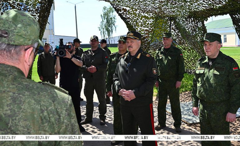 Военная тематика в центре внимания. Лукашенко приехал к ракетчикам в Осиповичский район