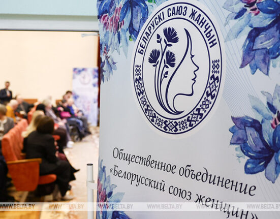 В Чашникском районе проходит конкурс детского рисунка «Моя семья – моя страна», посвященный Дню семьи