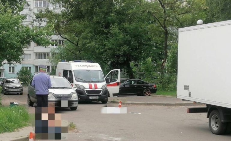 В Солигорске во дворе жилого дома легковушка насмерть сбила пешехода