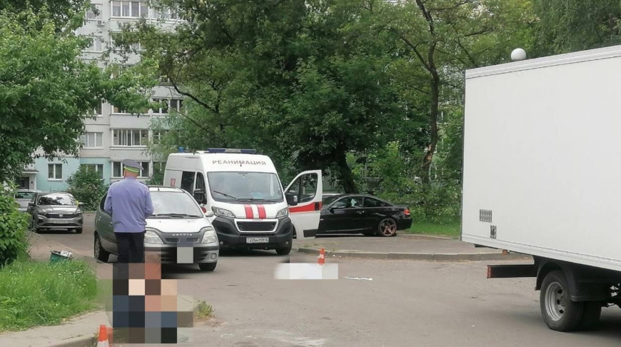 В Солигорске во дворе жилого дома легковушка насмерть сбила пешехода