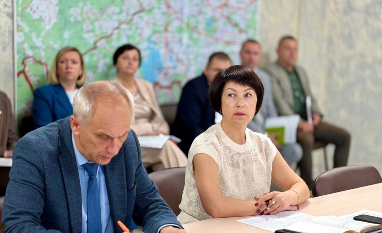 Автомобильные перевозки, порядок на земле и заготовка кормов — ряд вопросов, рассмотренных на плановом совещании у председателя райисполкома
