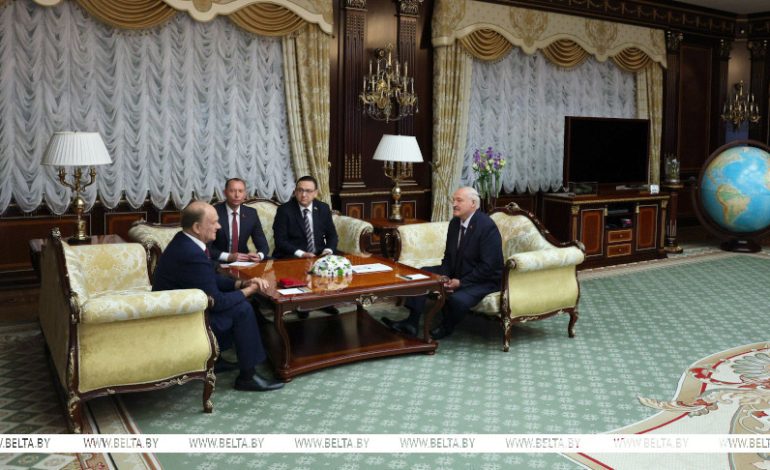 Лукашенко встретился с лидером КПРФ Зюгановым