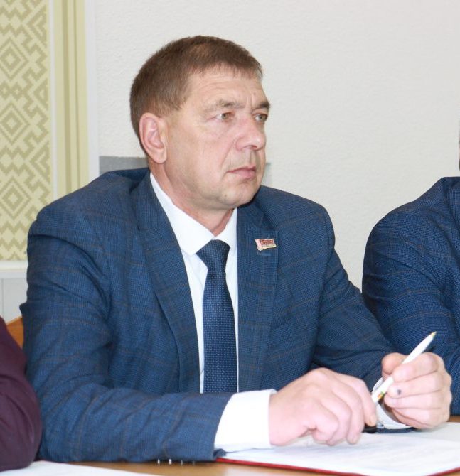 Своим мнением, что в приоритете у белорусов делится заместитель председателя Чашникского райисполкома